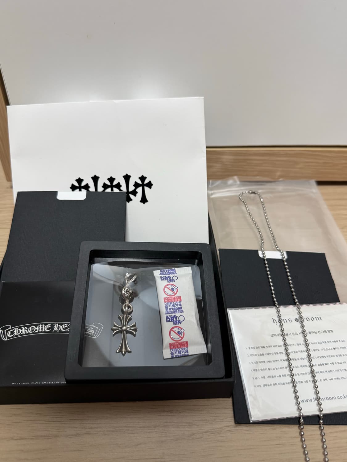 크롬하츠 원볼 타이니 크로스 팬던트 상품이미지1