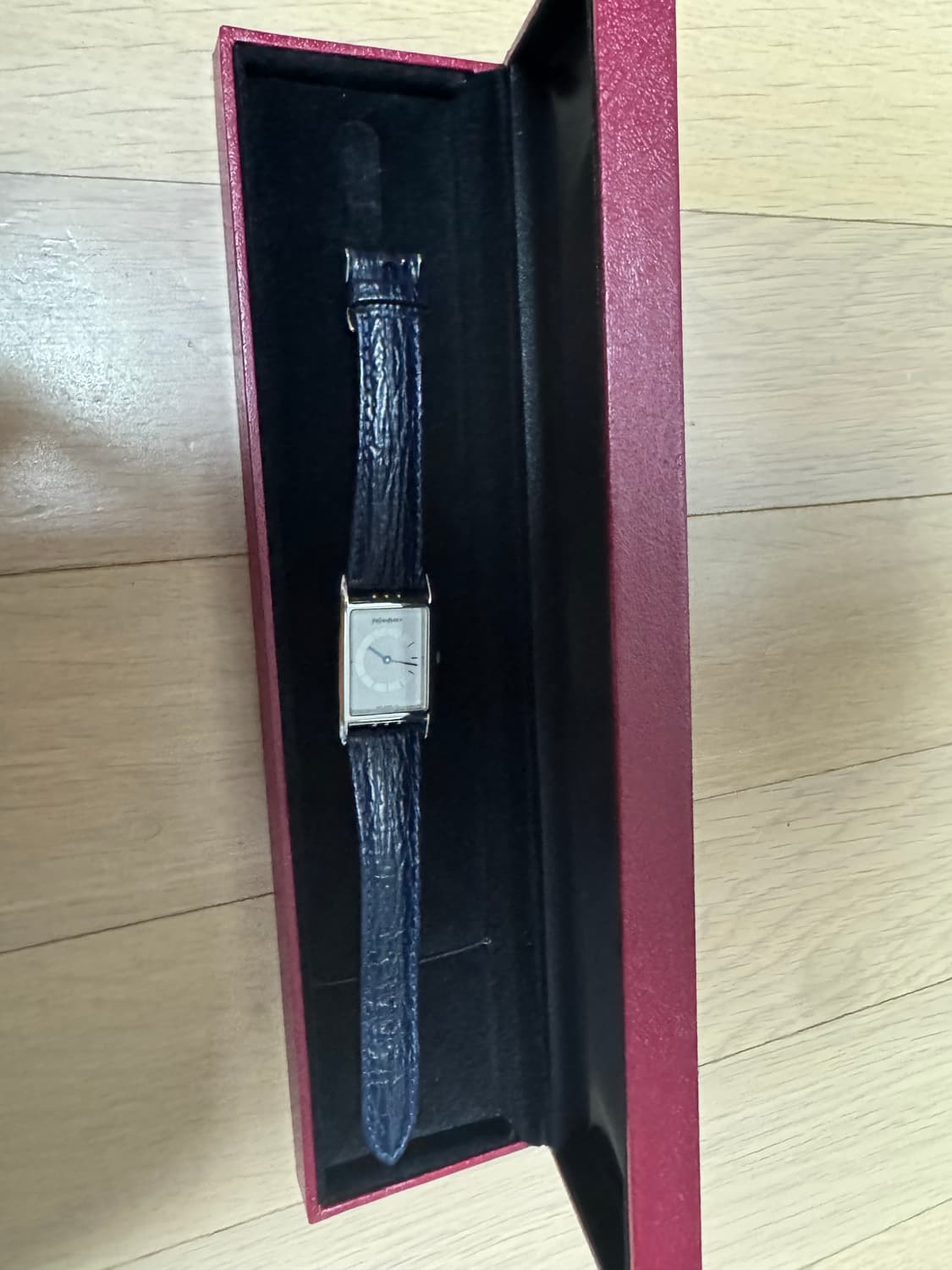 생로랑 시계 상품이미지2