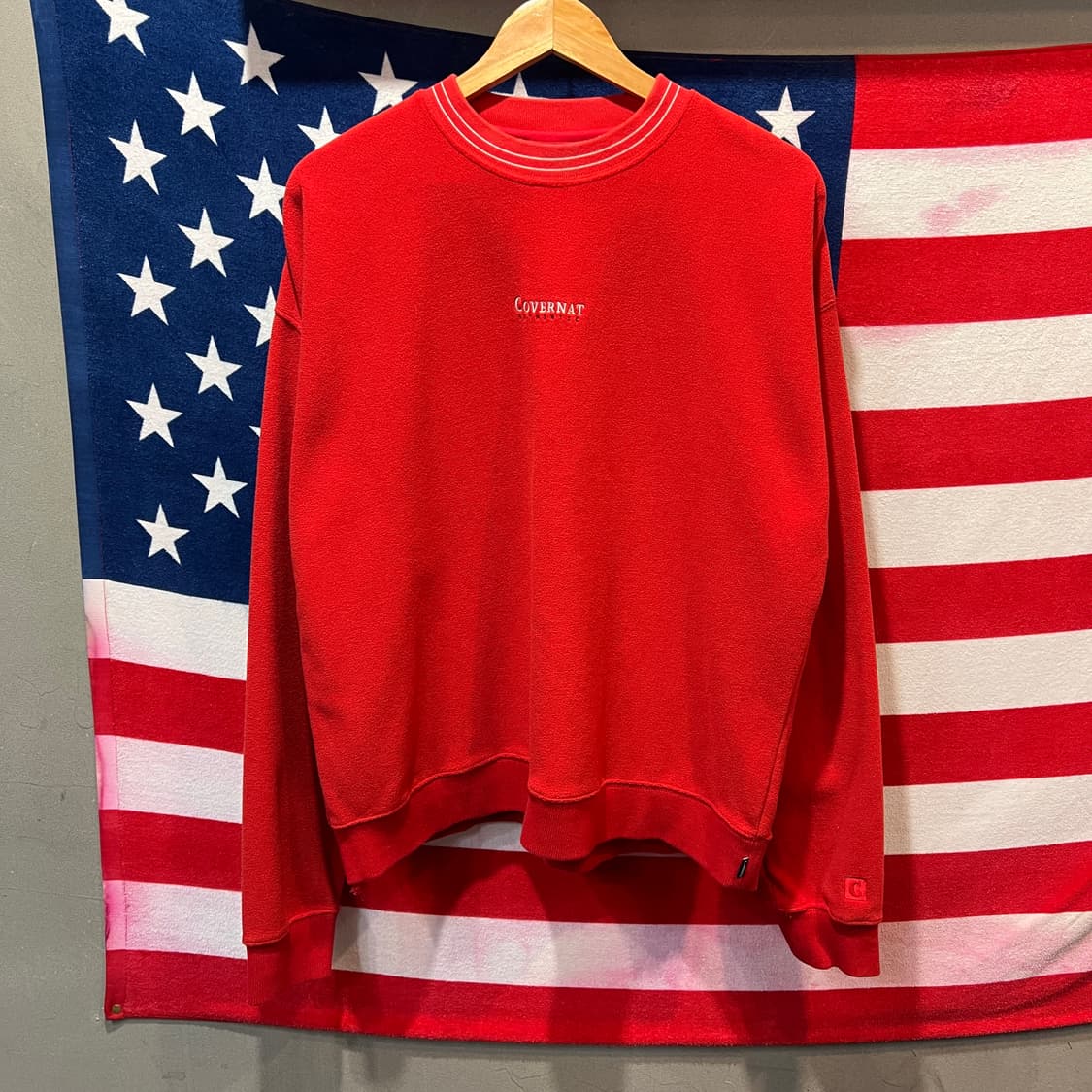 커버낫 레드 플리스 맨투맨 상품이미지1