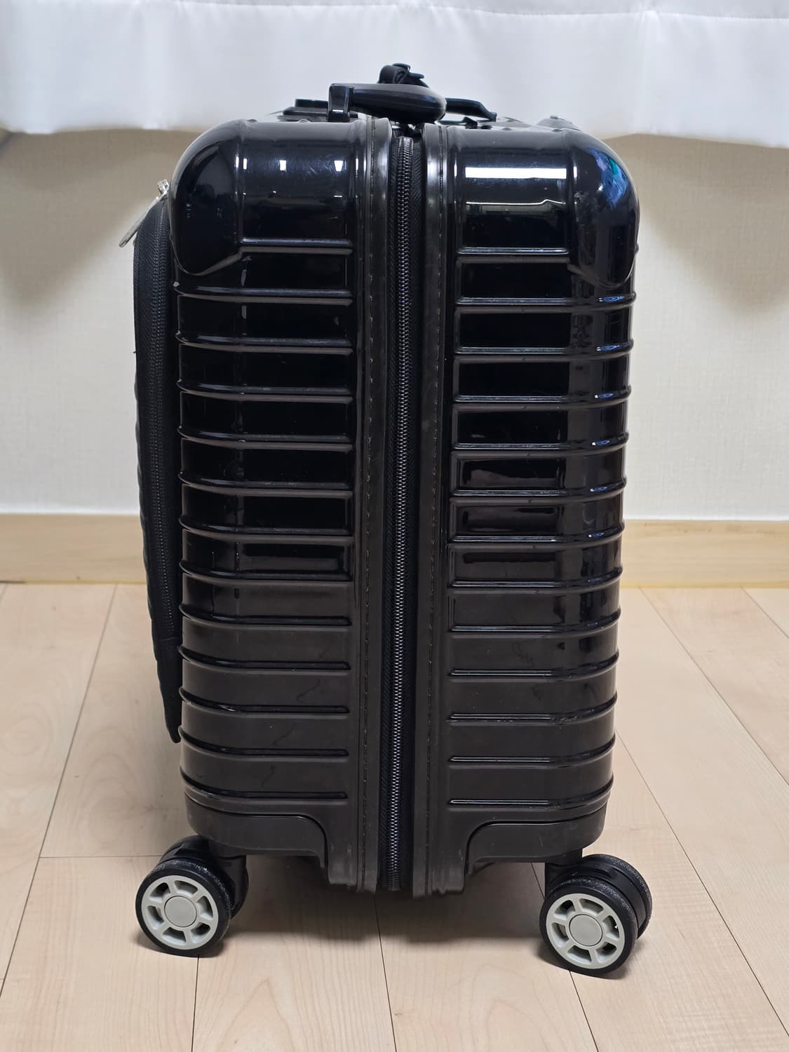 리모와 살사 디럭스 하이브리드 멀티휠 블랙 상품이미지3