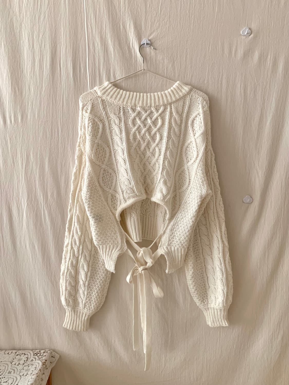 뒷리본 브이넥 모리 니트 상품이미지2