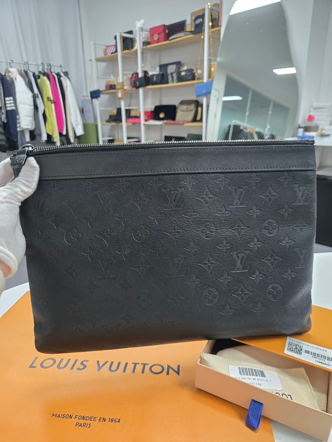 [50%할인] 루이비통 포쉐트 쉐도우 클러치백 상품이미지2