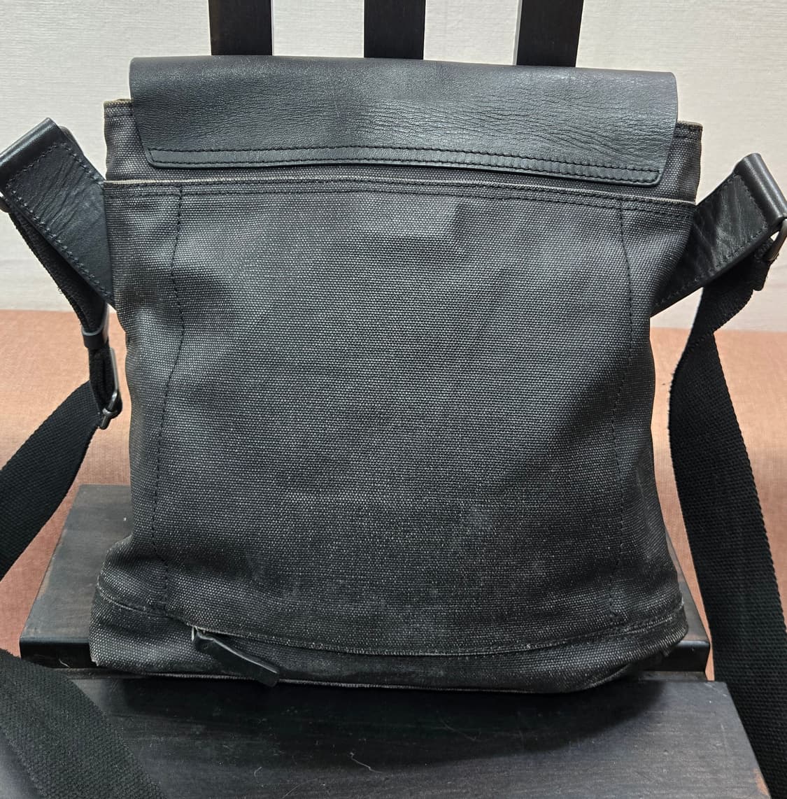 만다리나덕 레더 트리밍 크로스백   상품이미지2