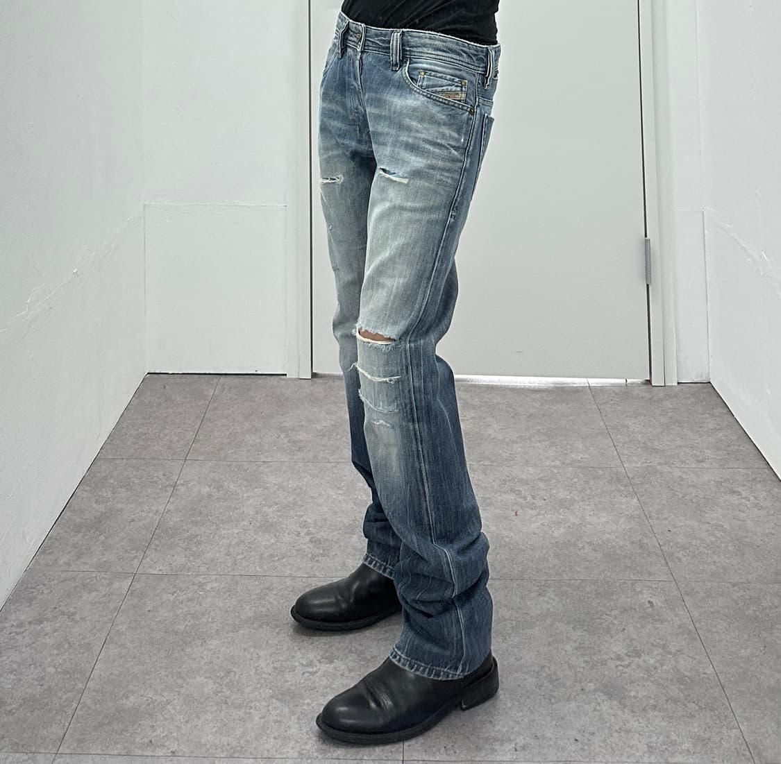Diesel Distressed Washed Denim 상품이미지4