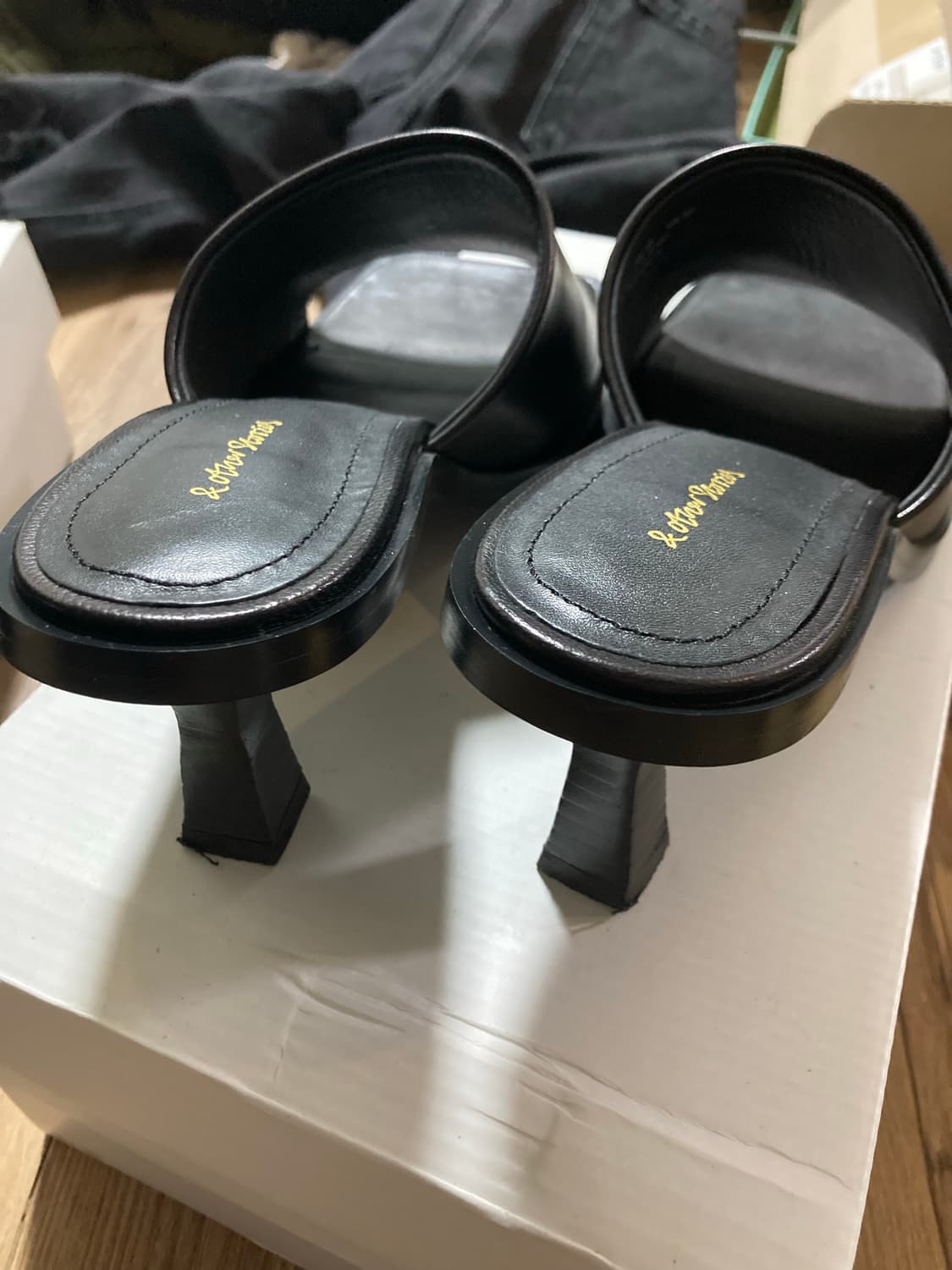 앤아더스토리즈 뮬 힐 37 상품이미지4