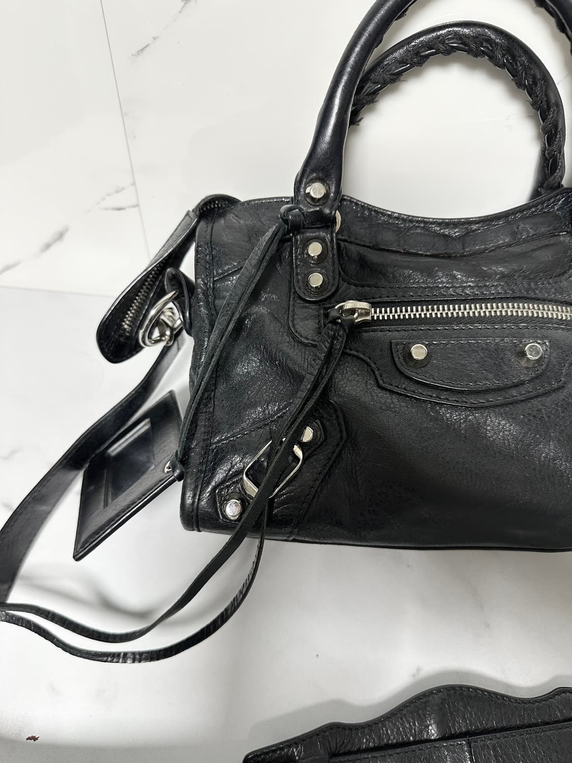 [A+ 정품] 발렌시아가 시티 모터백 미니 블랙 상품이미지5