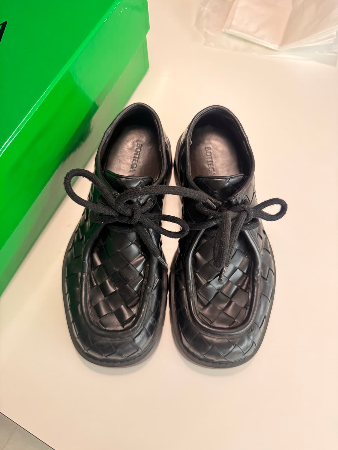 보테가베네타 헤드독 슈레이스 슈즈 블랙 40사이즈 팝니다  상품이미지2