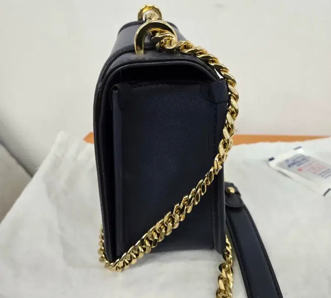 [정가60] 루이까또즈 금장 체인백 바이올랫
 상품이미지1