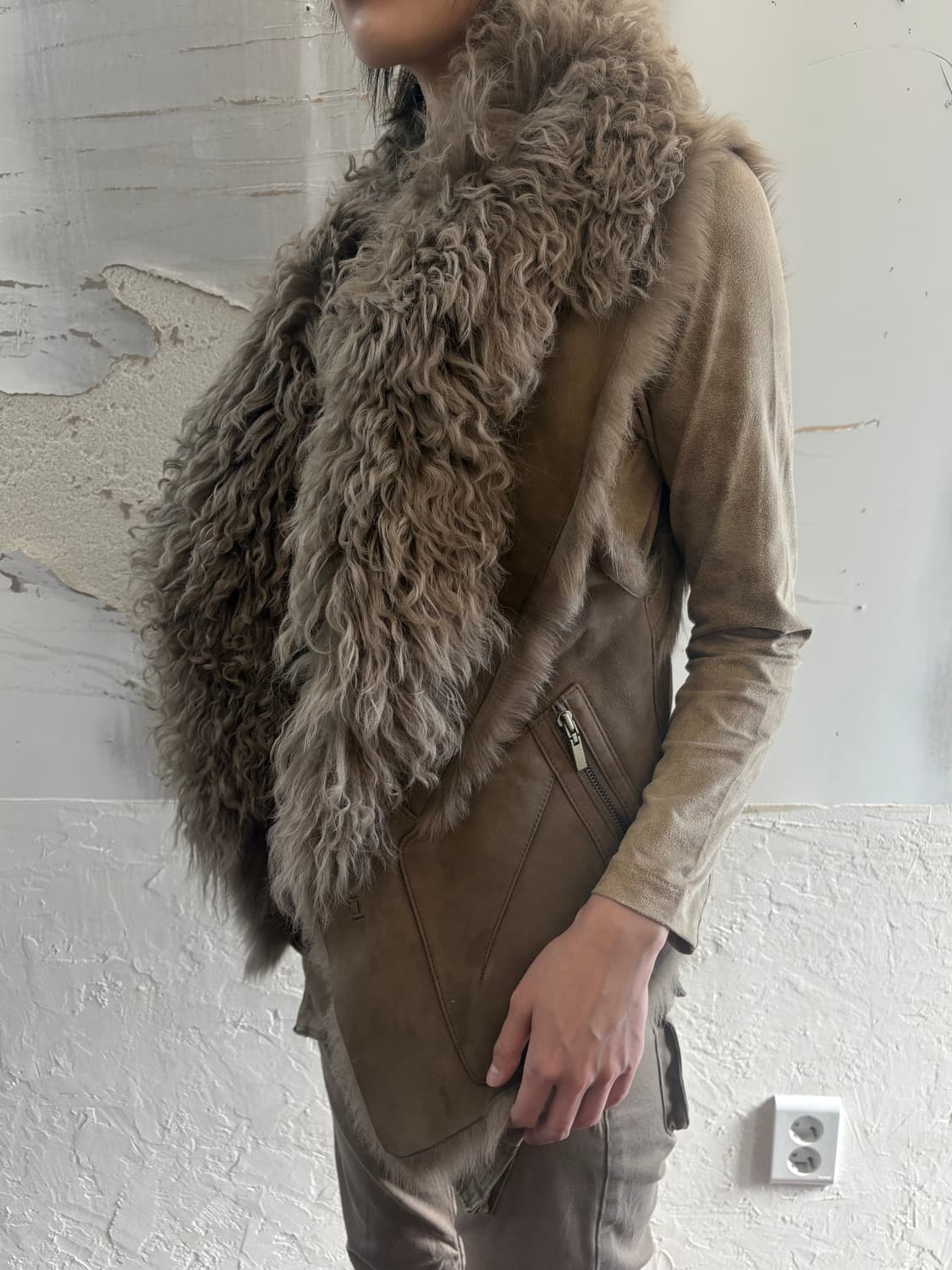 Beige Fur Vest 상품이미지1