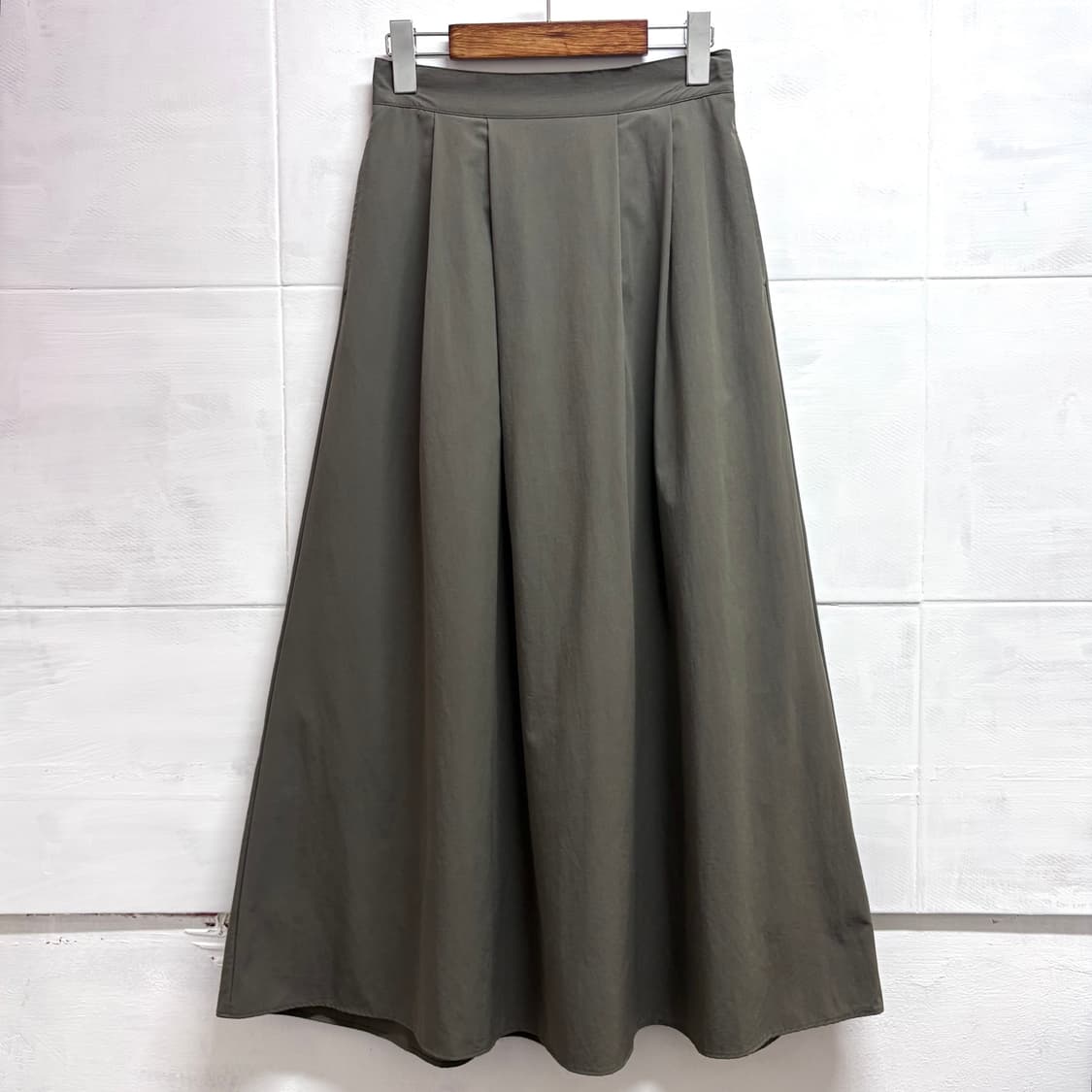 BEAMS HEART 빔즈 바스락 카키 롱 스커트  상품이미지1