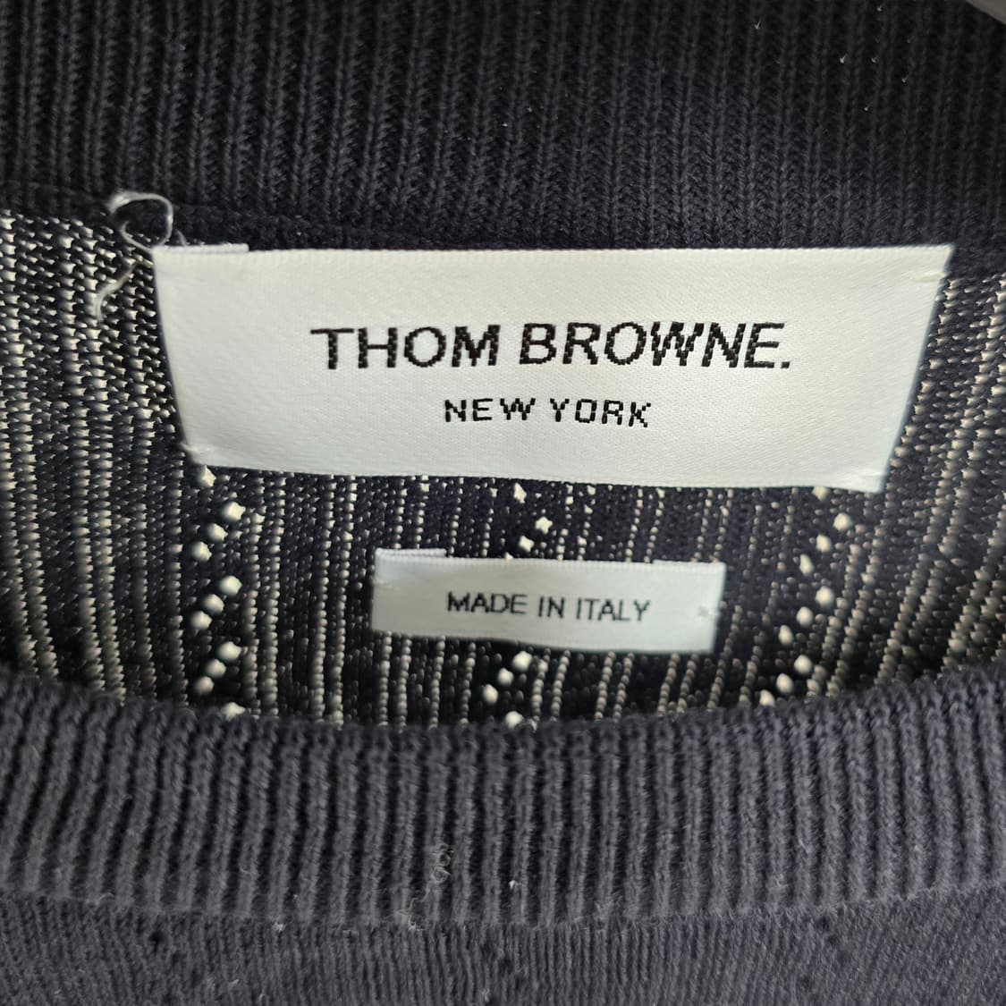 25ss 톰브라운 여성 사선 완장 반팔 니트 38사이즈 판매 상품이미지4