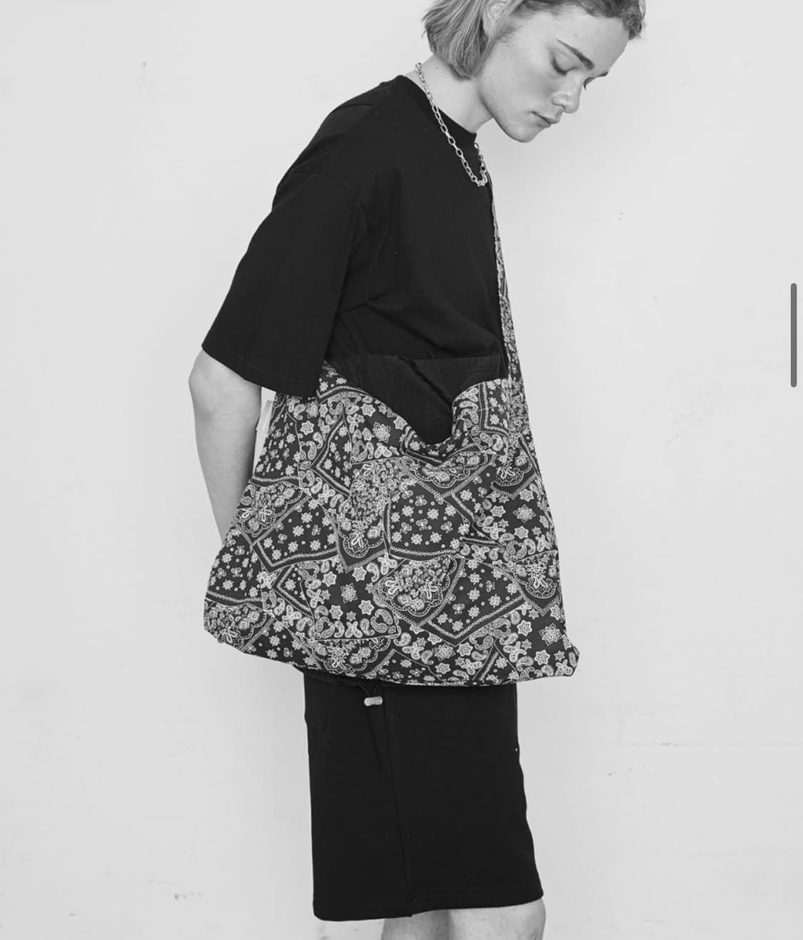 아워미닛세컨즈 페이즐리 에코백 레드 상품이미지2