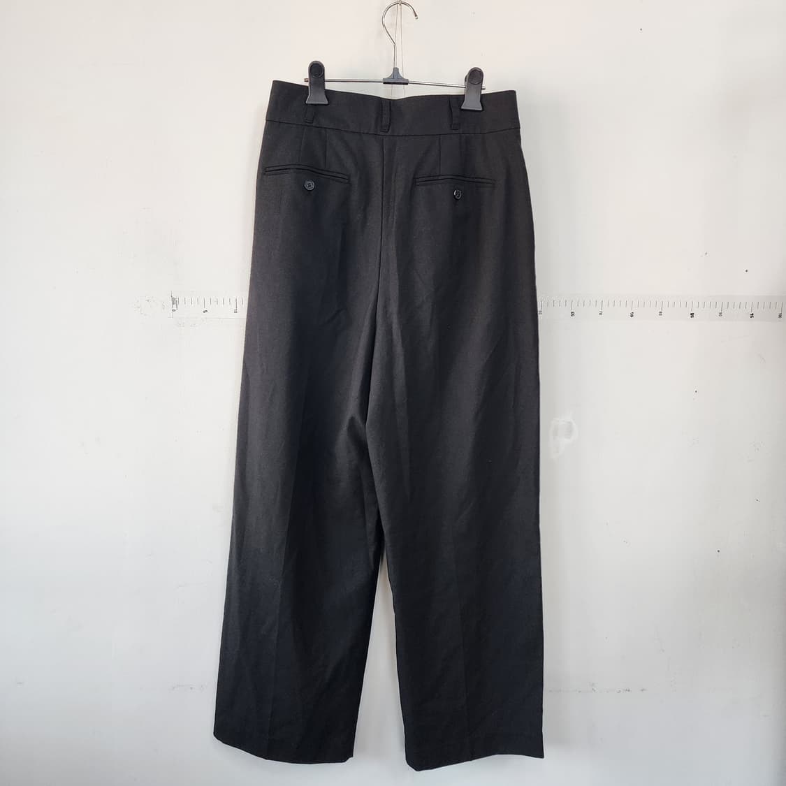 스튜디오 톰보이 검정색 플리츠 와이드 팬츠 상품이미지4