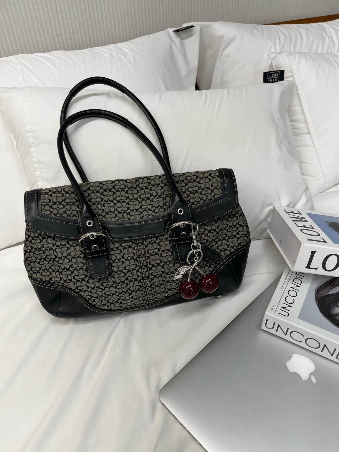 Coach Black Chic Shoulder Bag 상품이미지3
