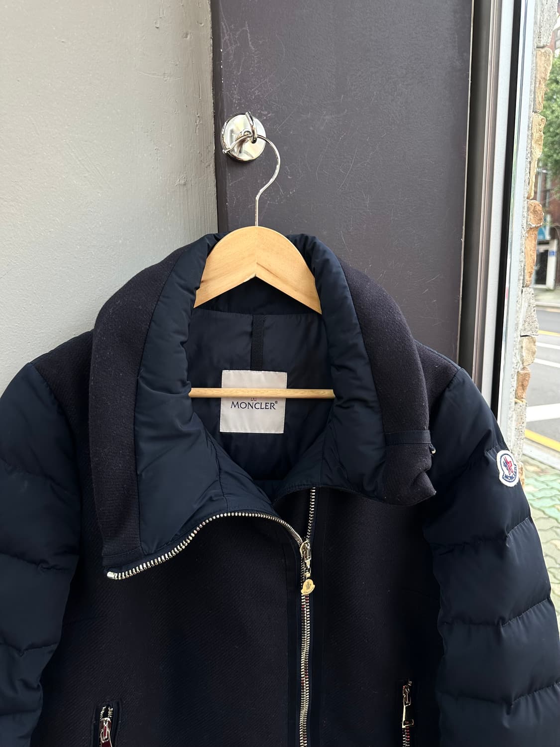 1/ 몽클레어 구스다운 와펜패치 패딩코트 상품이미지3