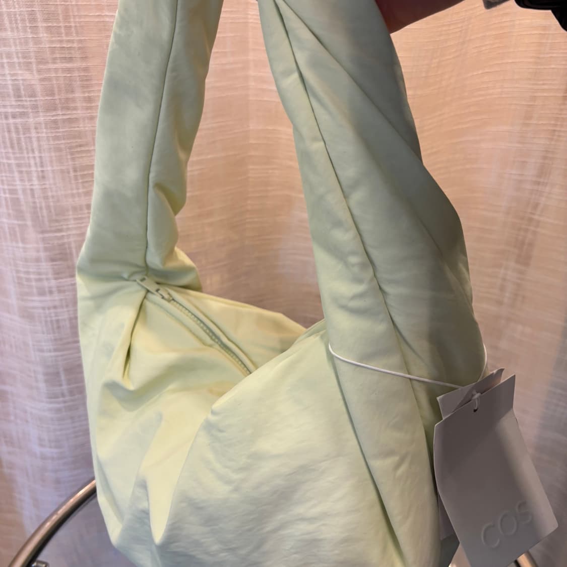 정품 COS 코스 나일론 하트 토트백     상품이미지4