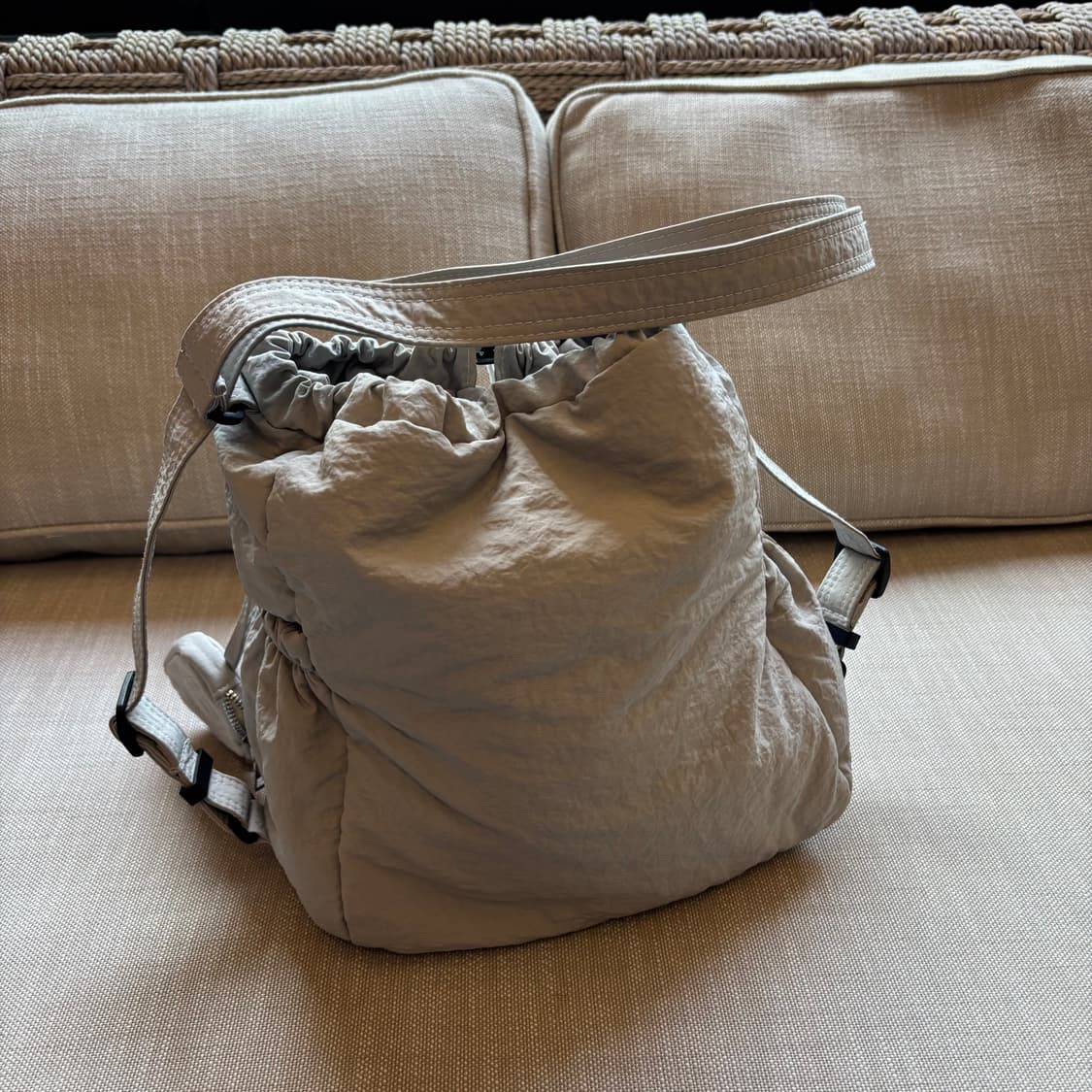 아떼바네사브루노 스몰 그레이 리본 숄더백 백팩 상품이미지6