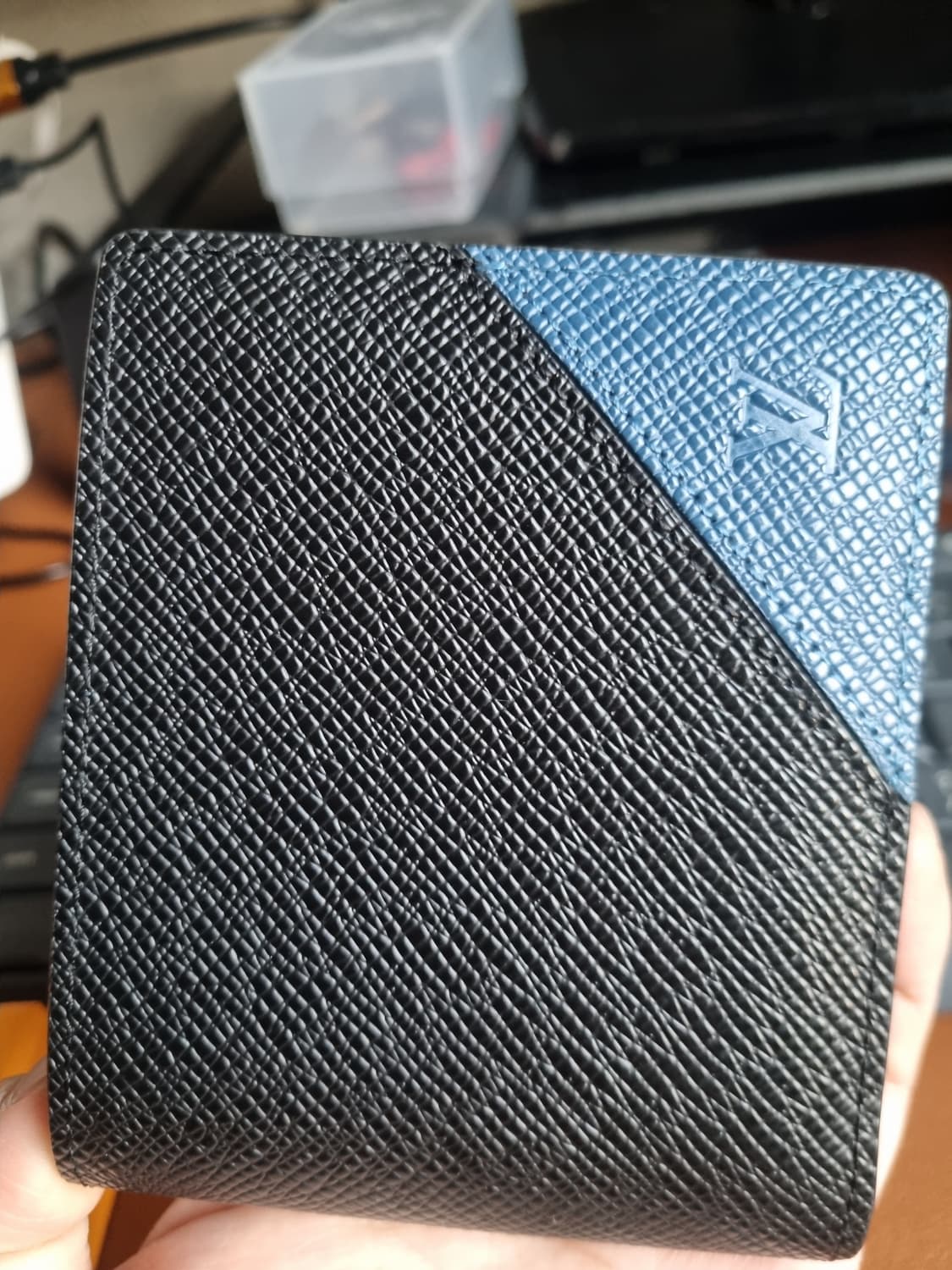 루이비통  반지갑 타이가 상품이미지1