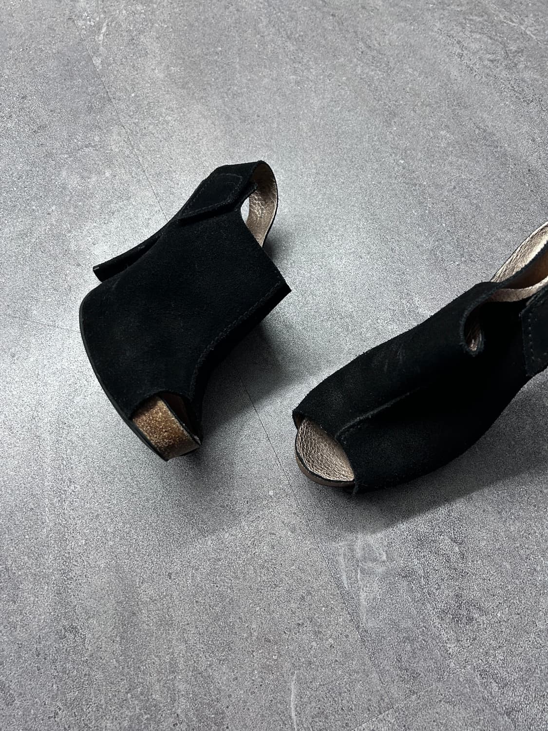 Pedro Garcia 스웨이드 오픈 토 스트랩 힐 상품이미지2