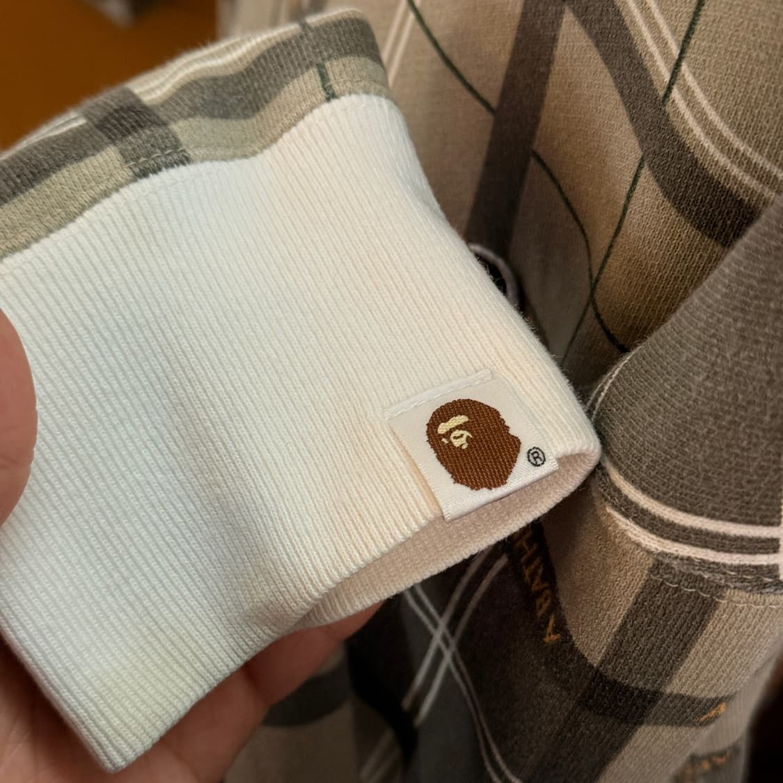 베이프 릴렉스핏 로고 체크 크루넥 릴렉스 핏 L L~XL 추천 상품이미지7