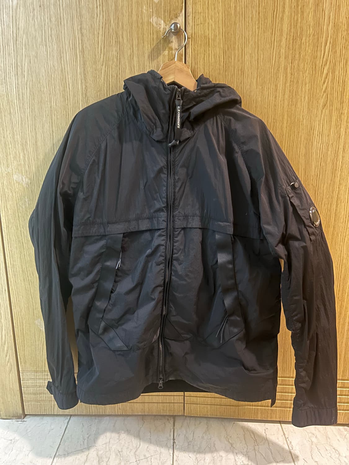 C.P. Company 씨피컴퍼니 렌즈 와펜 후드 자켓 상품이미지1