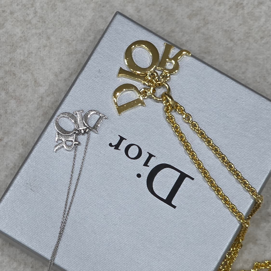 디올 은장 DIOR 로고 레터링 목걸이(남녀공용) 상품이미지5