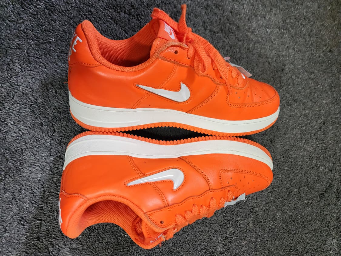 나이키 에어포스1 로우 컬러 오브 더 먼스 세이프티 오렌지   상품이미지3