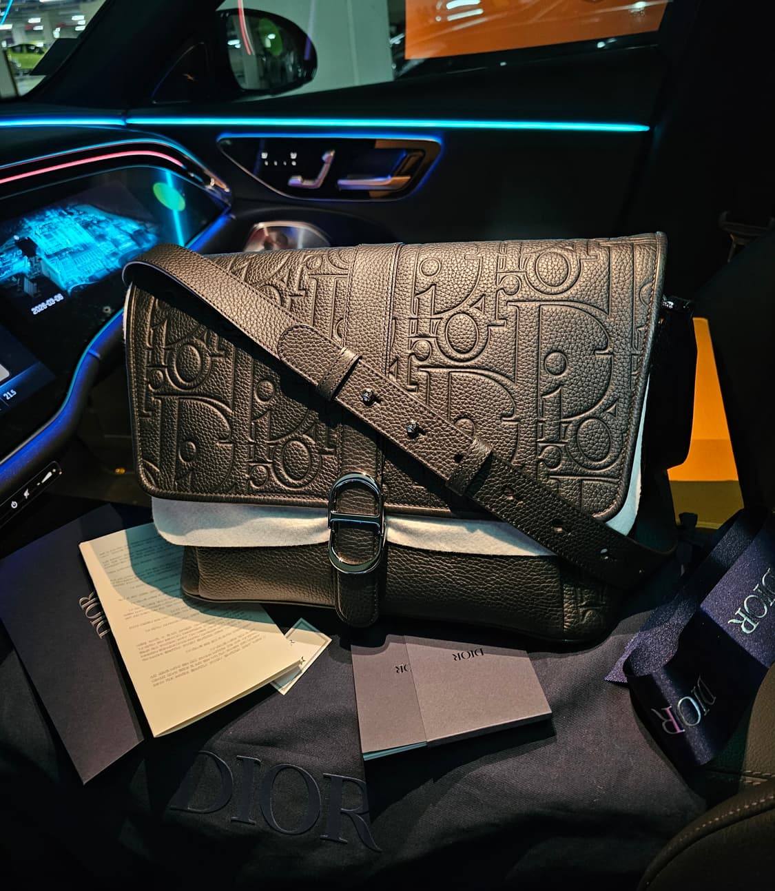 디올 그래비티 플랩 데일리 크로스백 라지사이즈 25Fw 상품이미지1