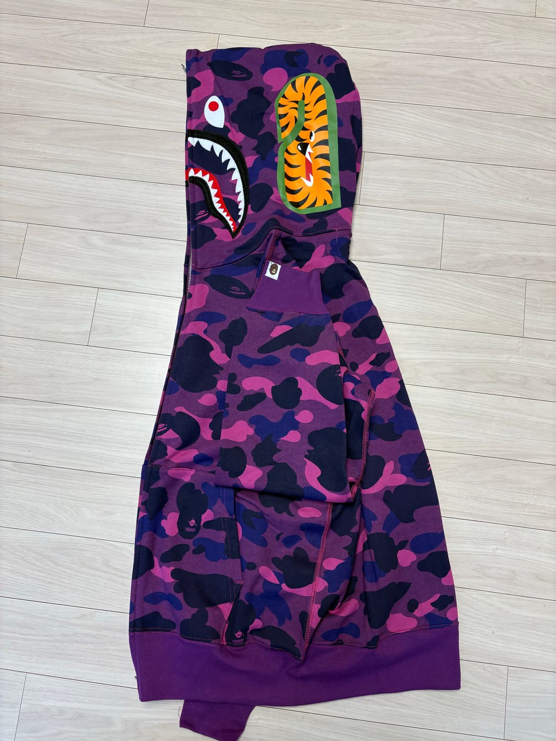 [크림구매] M 베이프 카모 샤크후드집업 퍼플 보계 상품이미지4