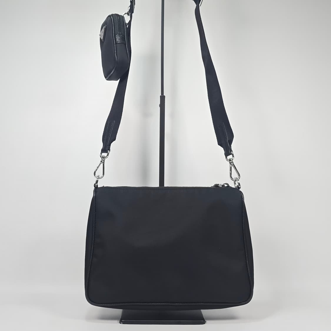 프라다 로고 리나일론 크로스백 상품이미지3