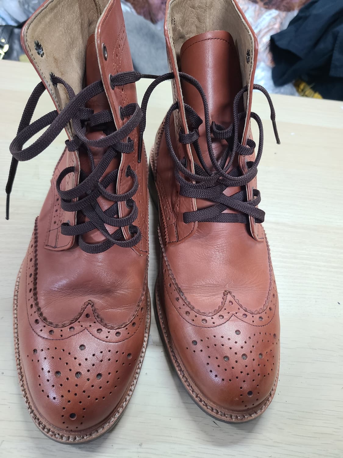 로맨틱무브 브라운 색상 윙팁 부츠 상품이미지2