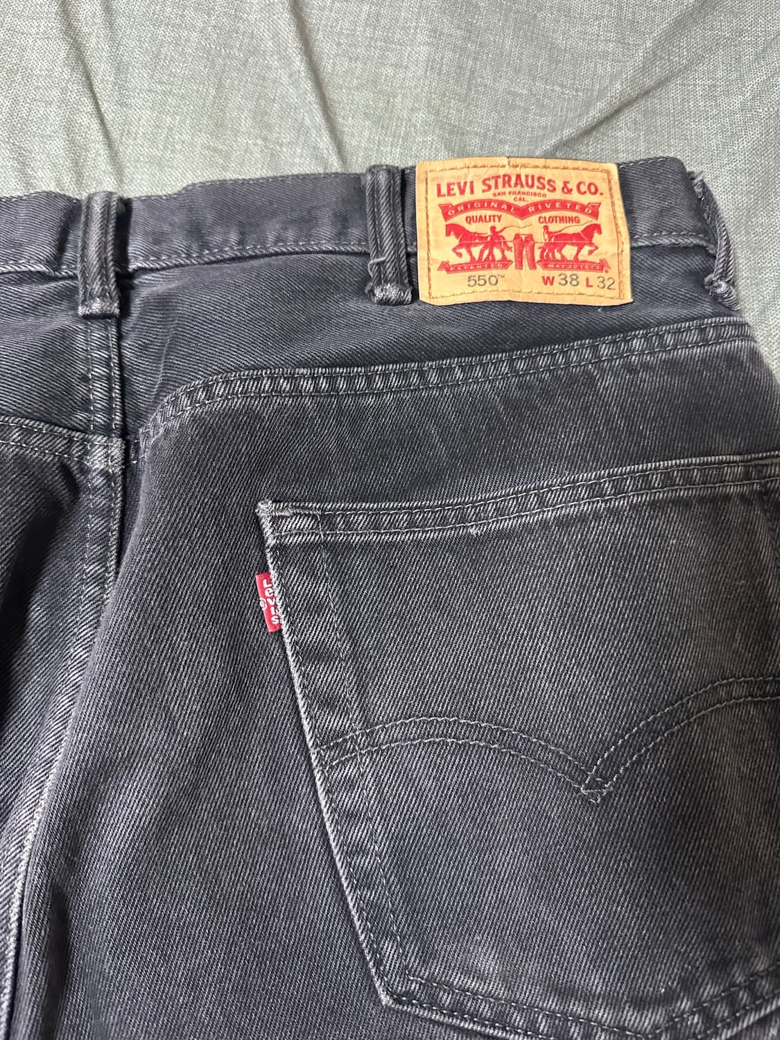 리바이스550 흑청 38/32 착샷O 상품이미지5