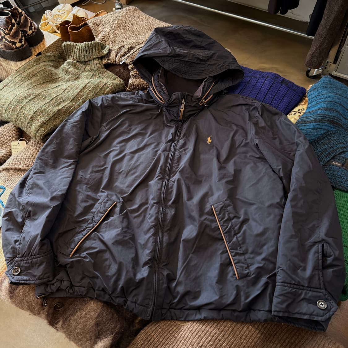 폴로 랄프 로렌 라이트 나일론 히든 후드 카프 레더 트리밍 자켓  상품이미지2