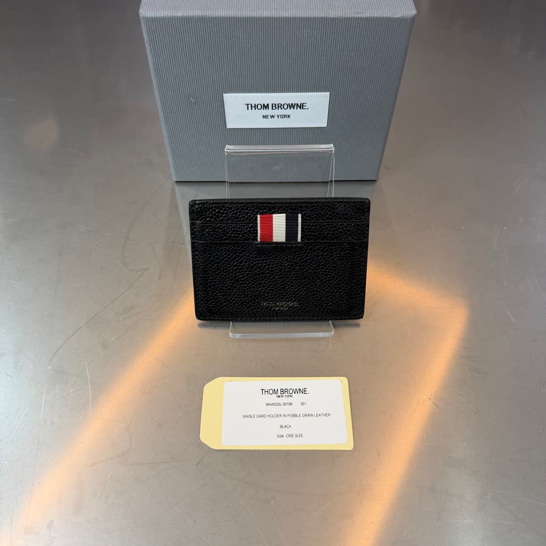 톰브라운 삼선탭 카드지갑 상품이미지1