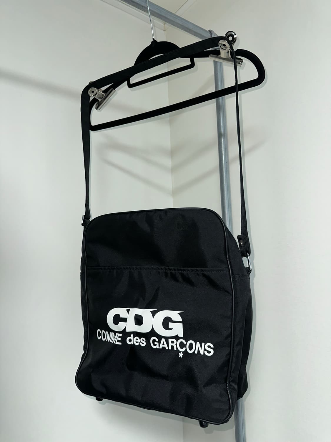 꼼데가르송 CDG 크로스백 상품이미지1