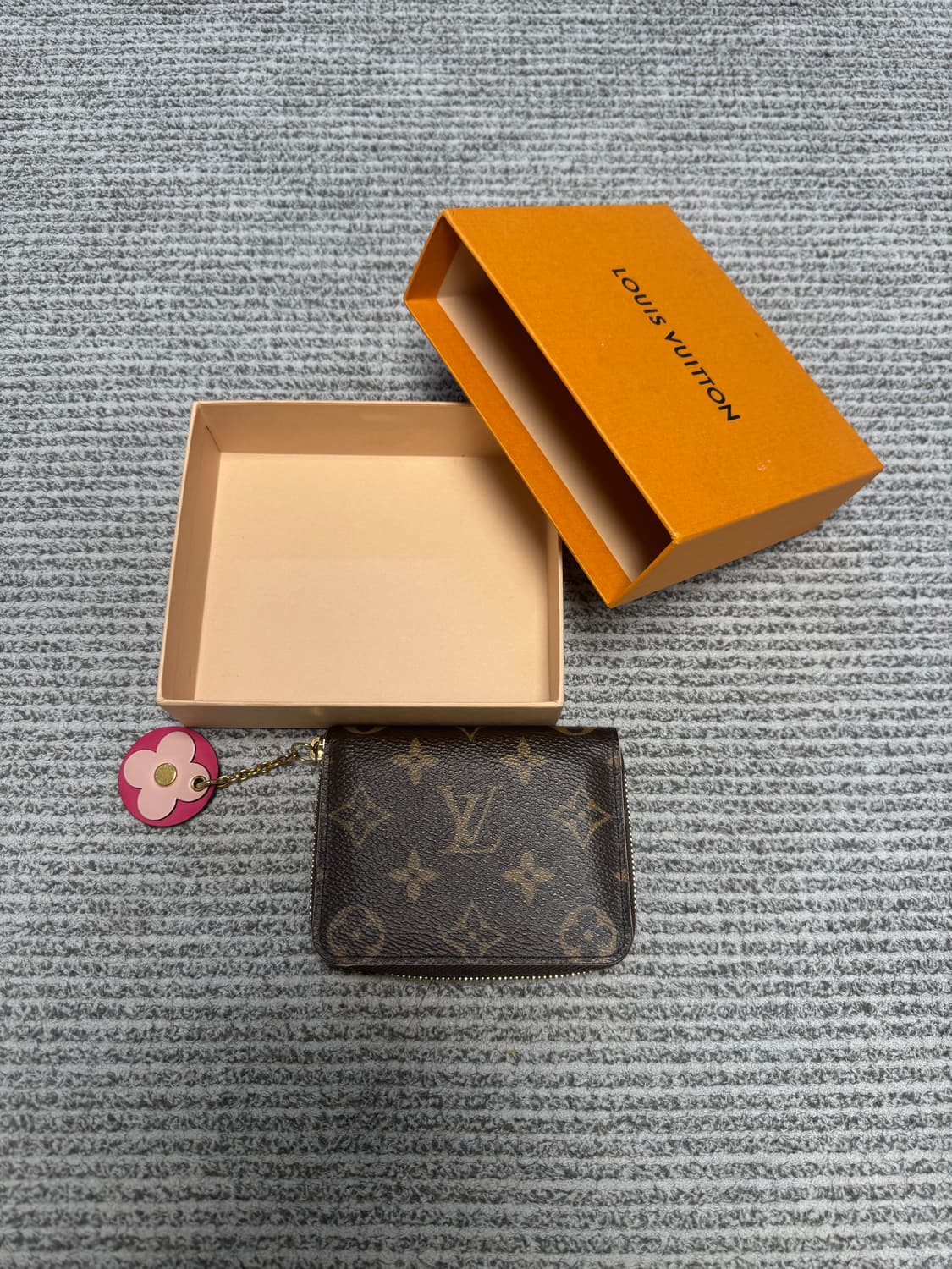 (새상품급) 루이비통 지피 코인퍼스 반지갑 상품이미지1
