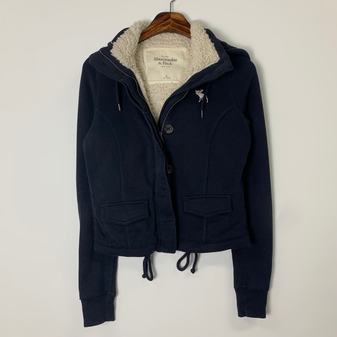 아베크롬비 y2k 와투케 산양로고 네이비 울프죠 양털 후드 자켓 상품이미지2