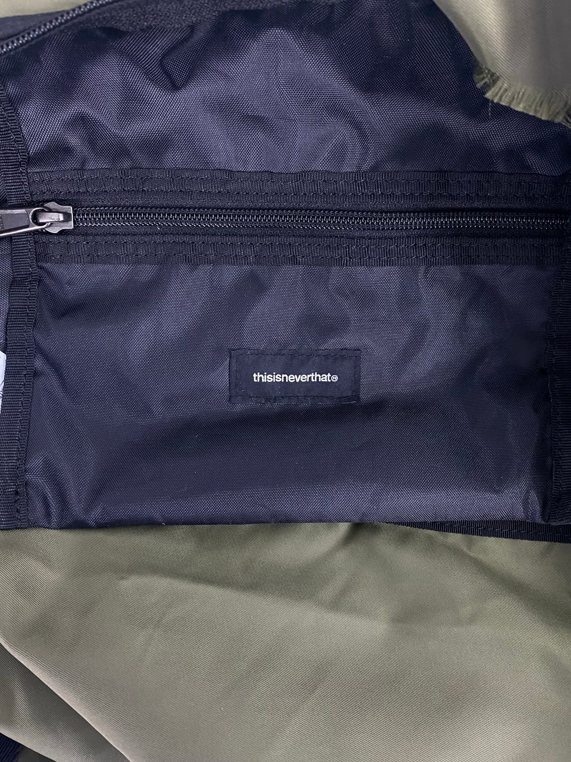 디스이즈네버댓 더플백 올리브 (하자o) <67> 상품이미지8