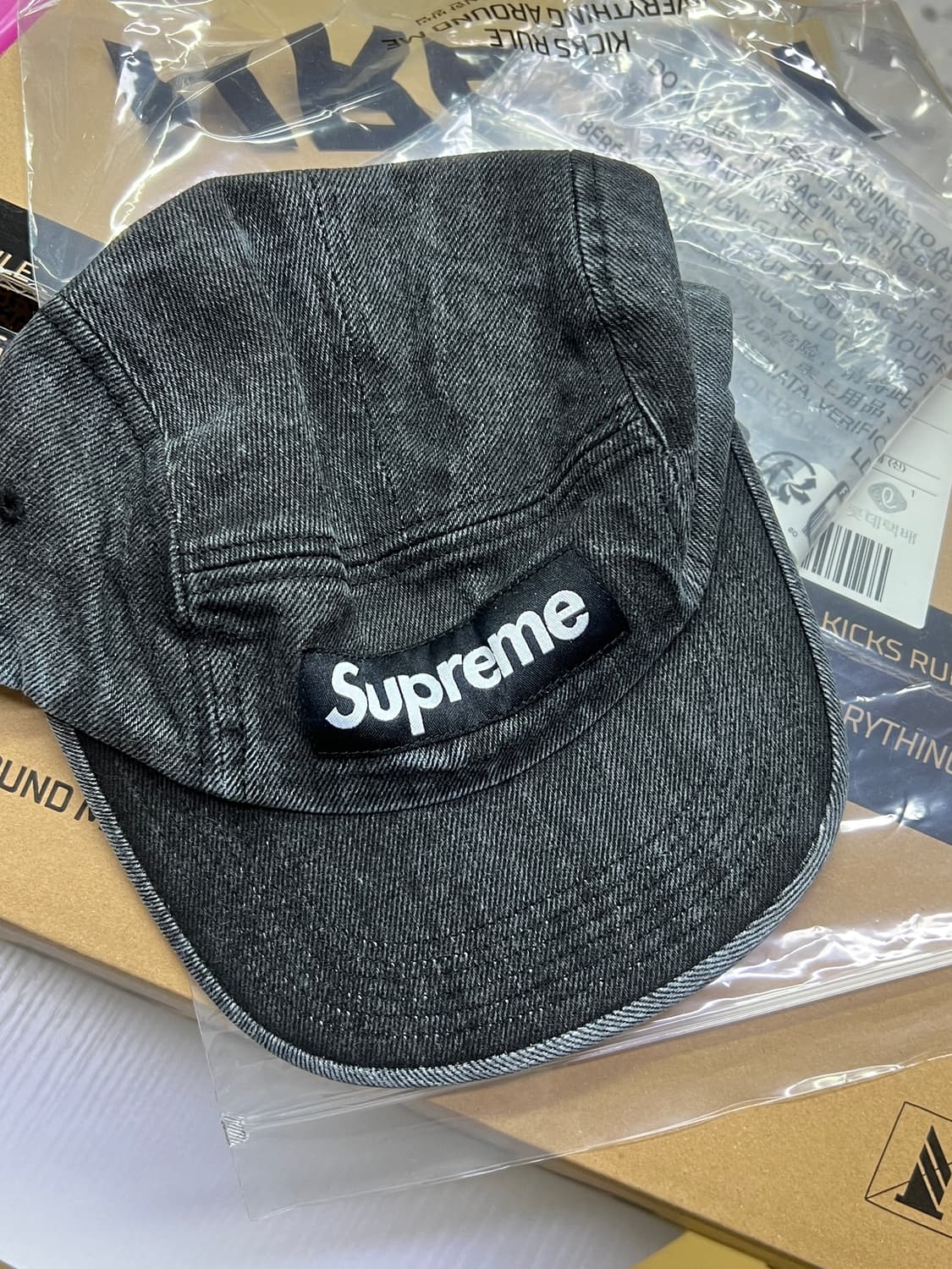 슈프림 코티드 데님 캠프캡 블랙 24SS 상품이미지2