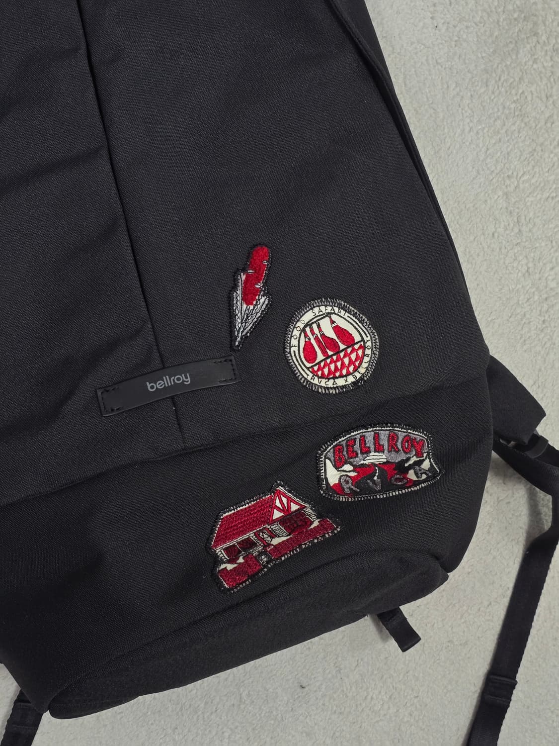 Bellroy 벨로이 X RVCA 콜라보 블랙 패치 클래식 백팩 상품이미지3
