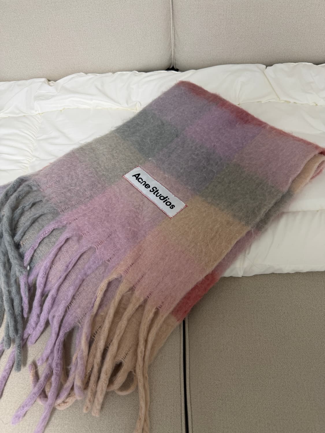 아크네 스튜디오 모헤어 헤비 내로우 헤비 울 머플러 상품이미지3