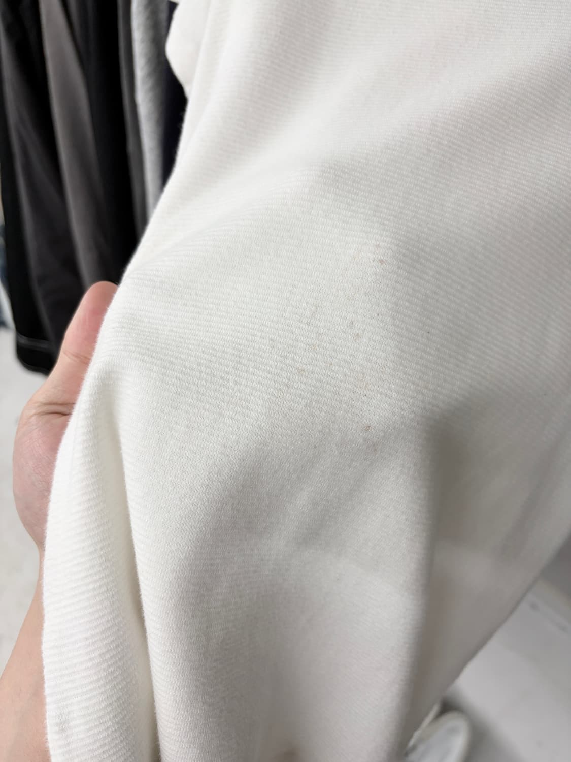 미하라 야스히로 비대칭 브이넥 티셔츠 상품이미지4
