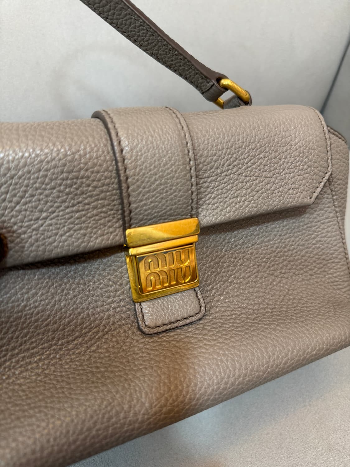 미우미우 비테로 다이노 백 가방 상품이미지5