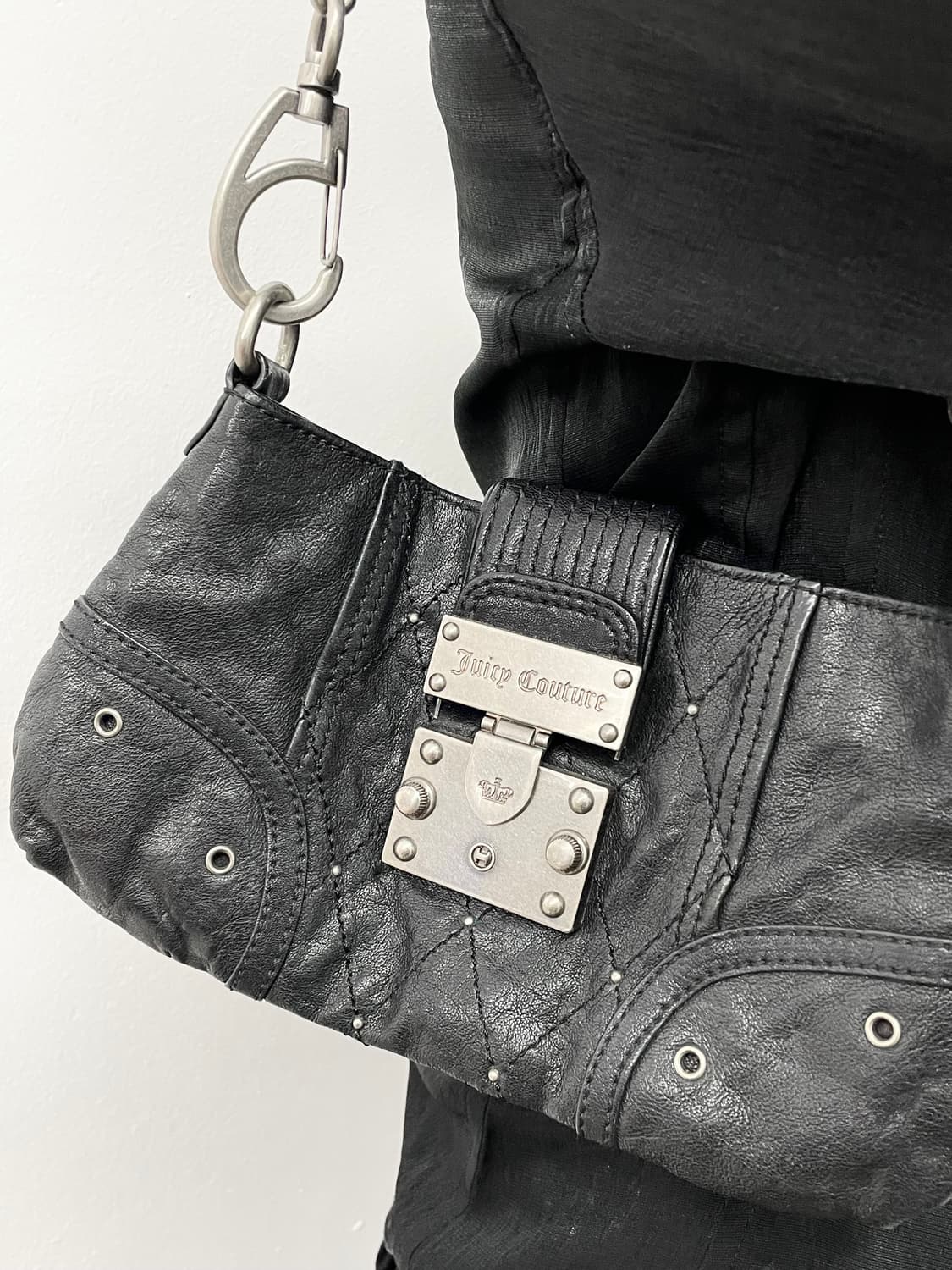 쥬시꾸뛰르 스터드 버클 체인 백 상품이미지3