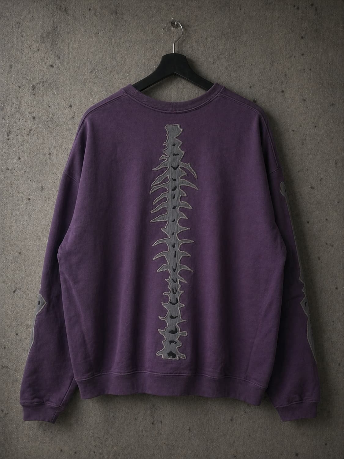 블랙아웃 본 스웻셔츠 상품이미지2