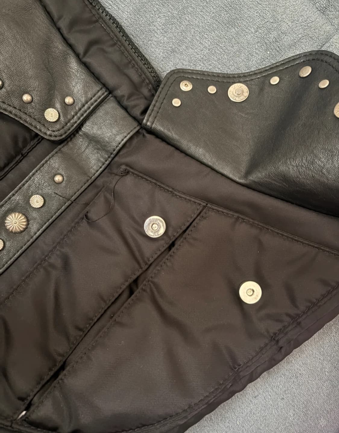 이우가마카라스 X 송필드 크로스백 상품이미지3