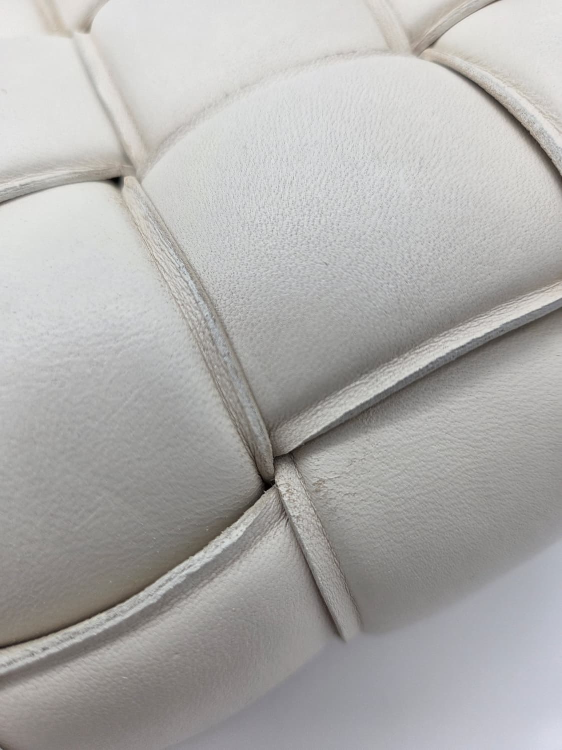 보테가베네타 패딩 카세트백 상품이미지6