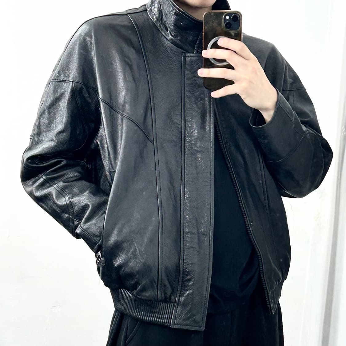 솔리드옴므 20FW 램스킨 하이넥 봄버 자켓 상품이미지2
