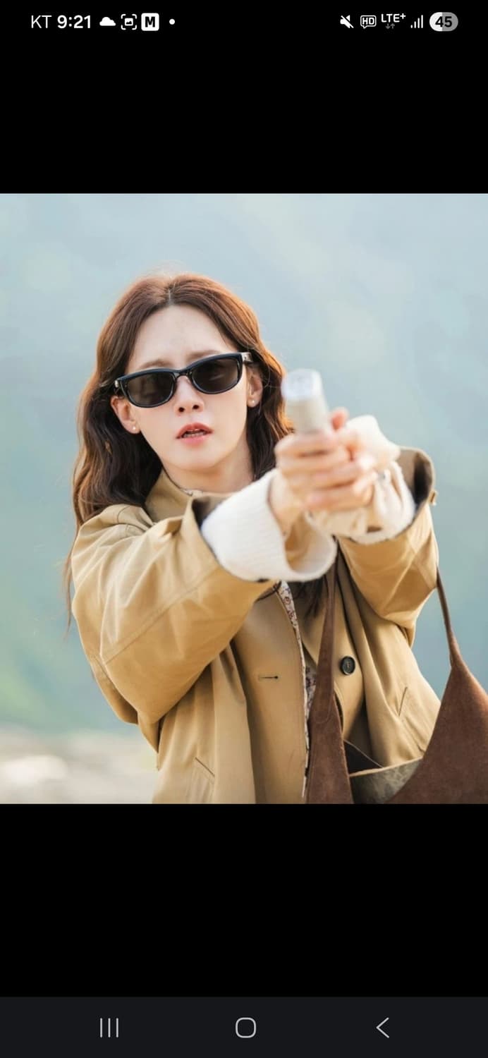 (윤아착용)젠틀몬스터 모노크롬 저렴히팝니다.보증카드o 상품이미지1