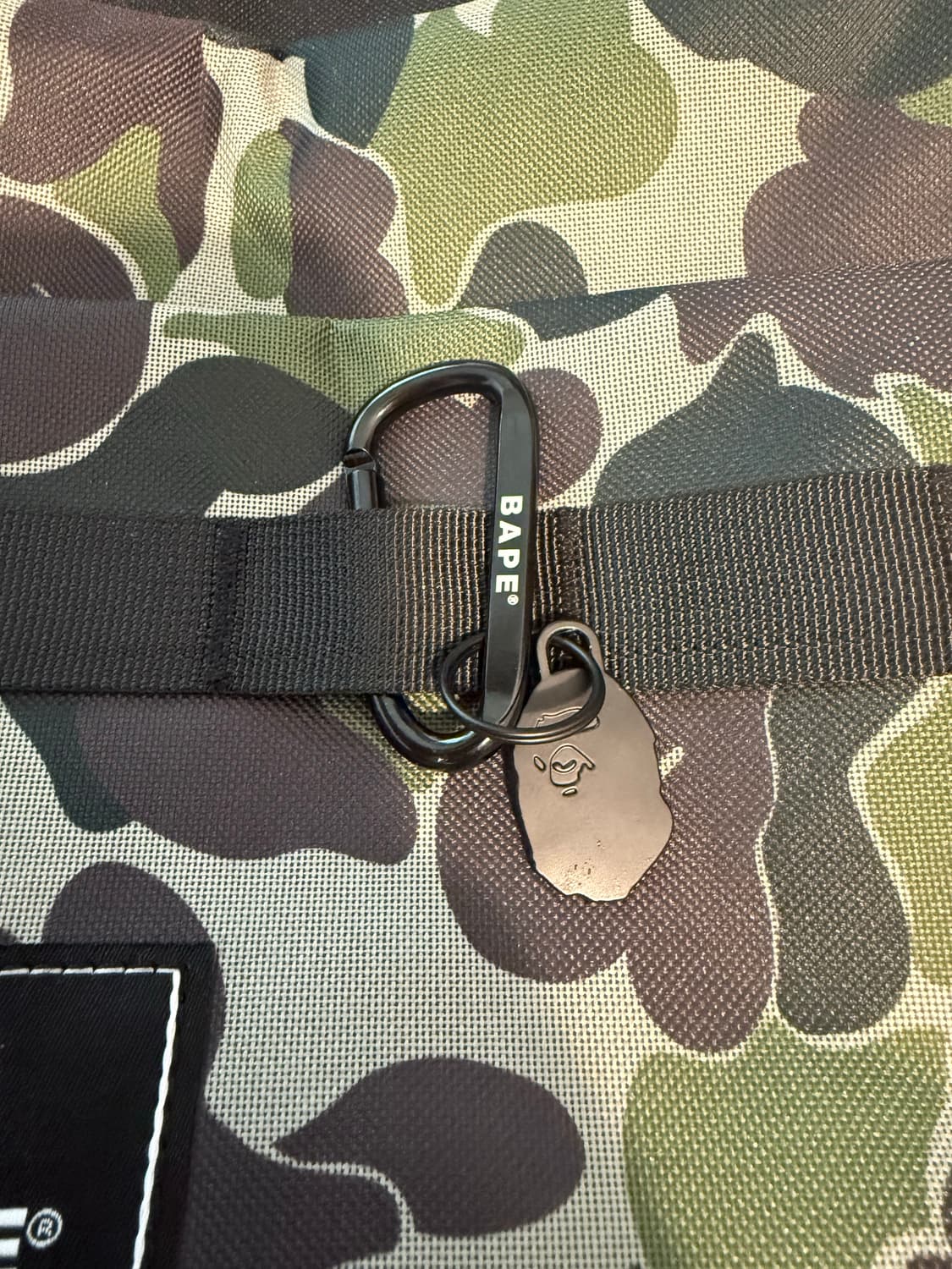 베이프 부록 카모 크로스백 상품이미지3